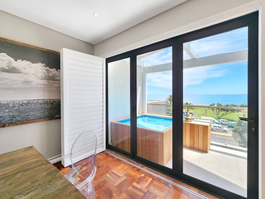 2 Bedroom Property for Sale in Three Anchor Bay Western Cape